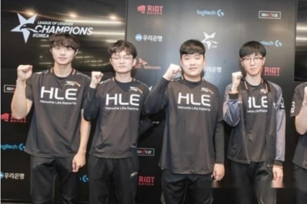 庆祝合影的 庆祝合影的