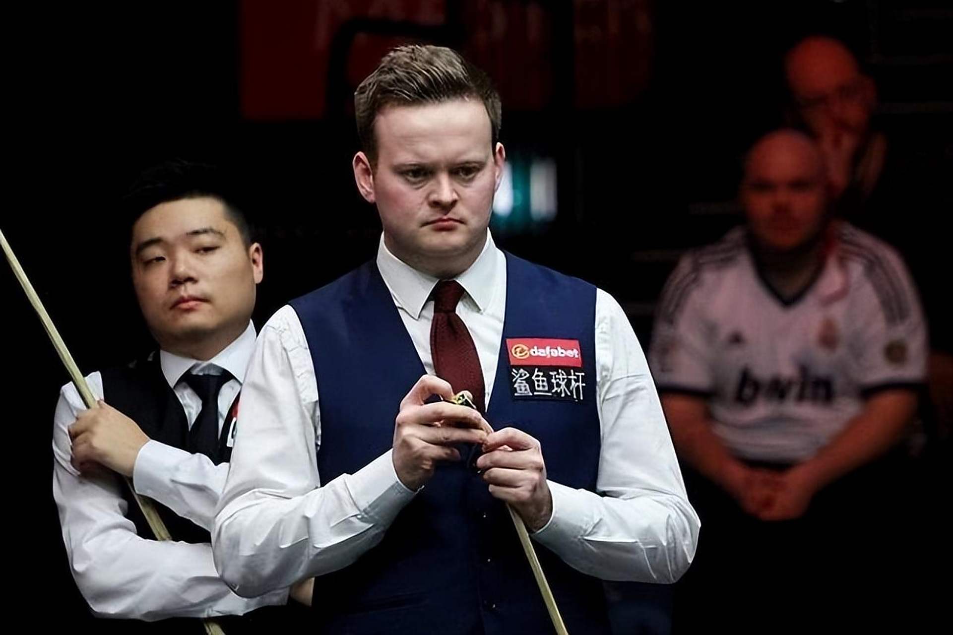 牢牢掌控 牢牢掌控